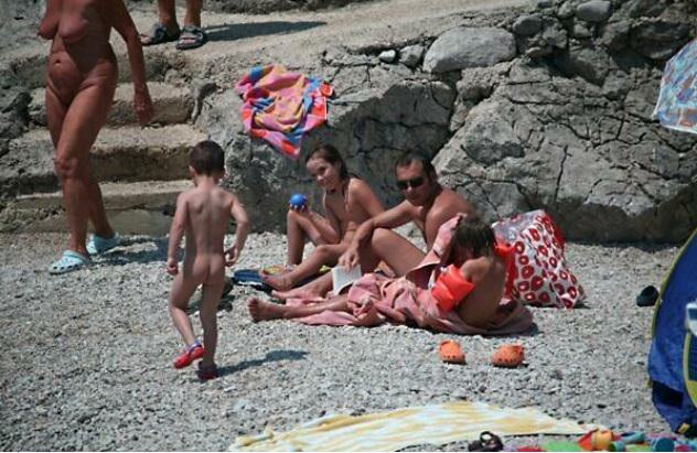 Zdjęcie nudyzm na plaży w Odessie (set 4) | Photo nudism on the beach in Odessa [Kolekcja Naturyzm]